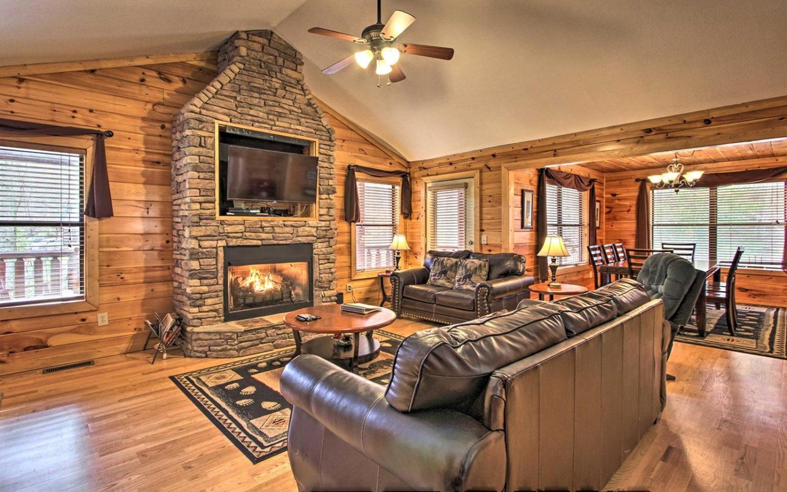 Вилла Gatlinburg Mountain Heaven Retreat Экстерьер фото
